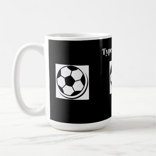 Type Uw Tekst Aangepaste Voetbal Afbeelding Stijl Koffiemok (Links)