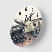 Type Writer Monogram Initiaal Wall Clock Ronde Klok (Hoek)