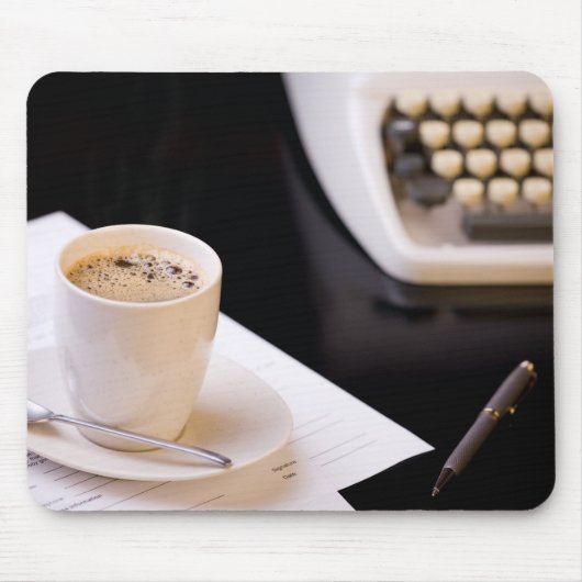 Typemachine en een kop koffie muismat (Voorkant)