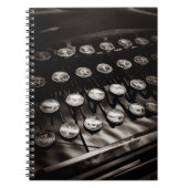 typemachines in zwart-wit notitieboek (Voorkant)