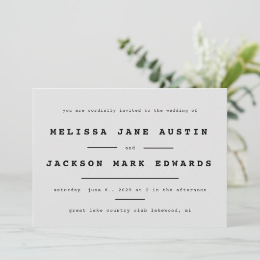 Typewriter Minimalisme Stone Grey Wedding Kaart (Staand voorkant)