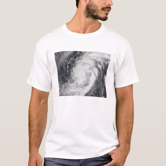 Typhoon Damrey in de westerne Stille Oceaan T-shirt (Voorkant)