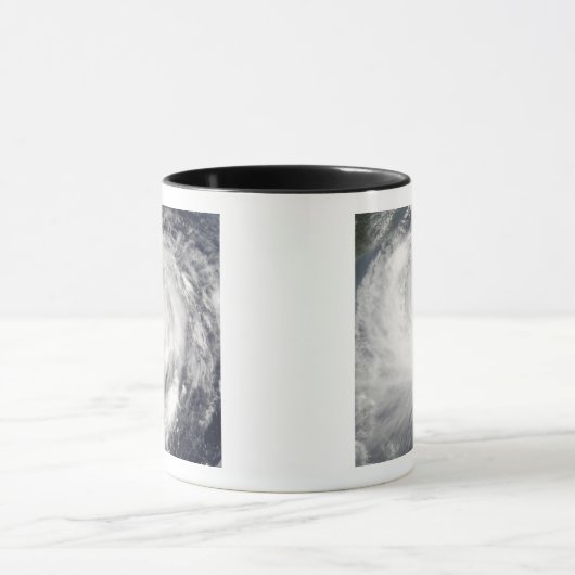 Typhoon Haitang Mok (Midden)