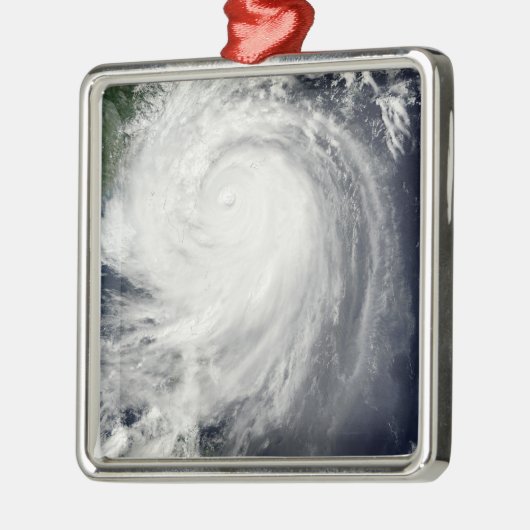 Typhoon Jangmi Metalen Ornament (Links)