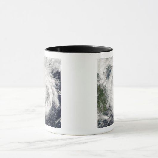 Typhoon Kai-Tak Mok (Midden)