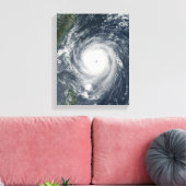 Typhoon Longwang nadert Taiwan Canvas Afdruk (Insitu (Woonkamer))
