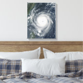Typhoon Longwang nadert Taiwan Canvas Afdruk (Insitu (Slaapkamer))