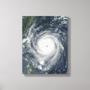 Typhoon Longwang nadert Taiwan Canvas Afdruk