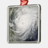 Typhoon Neoguri nadert China Metalen Ornament (Links)