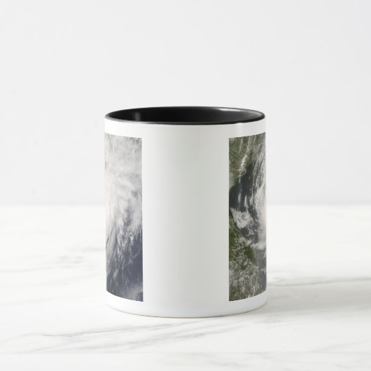 Typhoon Neoguri nadert China Mok (Midden)