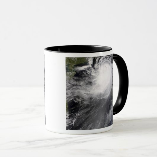 Typhoon Nuri nadert China Mok (Voorkant rechts)