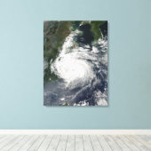 Typhoon Sinlaku Canvas Afdruk (Insitu (Houten vloer))