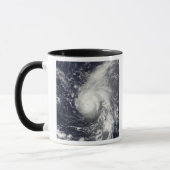 Typhoon Vamco in de Stille Oceaan Mok (Links)