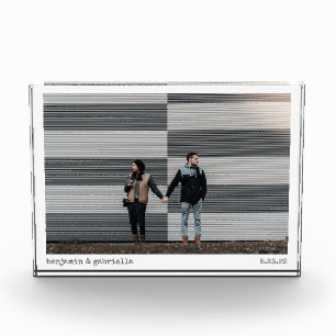 Typografie-bruiloft met een minimale schrijfmachin fotoblokken