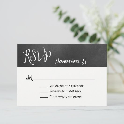 Typografie Chalk Board Wedding RSVP Card (Staand voorkant)