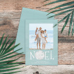 Typografie Eenvoudige Custom Noel Beach Turquoise Feestdagenkaart<br><div class="desc">Dit ontwerp is voorzien van een typografie op maat eenvoudige Noel Beach fotokaart,  met een traditionele botanische fotosjabloon,  een eenvoudige klassieke kerst Xmas,  waterverf turquoise oceaan zee leven,  een elegante rustieke zanddollarschaal,  gepersonaliseerde vakantie strandvakantie,  unieke vakantie reisfotografie,  aangepaste vrolijke kerstgroetenkaart,  strandfoto kerstkaarten,  zanddollarzeeschelp zandzon</div>