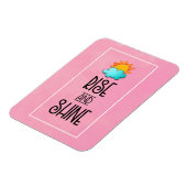 Typografie met zon en wolken stijgt en schittert magneet (Linkerzijde)