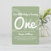 Typografie Sage One Baby 1st Birthday Invitation Kaart (Staand voorkant)