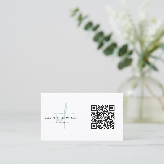 Typografie Sky Blue QR Code Monogrammed Script Visitekaartje (Staand voorkant)