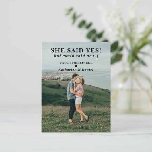 Typografie Weddenschap Uitstel sparen de Datum Aankondigingskaart (Staand voorkant)