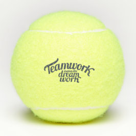 Typografische slogan teamwork maakt tennisballen