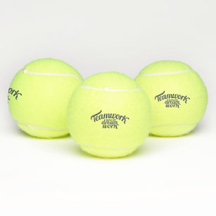 Typografische slogan-teamwork maakt tennisballen