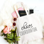 Typografische tekst van Chaos Coordinator Tote Bag<br><div class="desc">Een eenvoudig ontwerp van "chaocoördinator" in een leuke zwarte typografische tekst. Ideaal voor die drukke moeder,  leraar,  sportploegenmanager of werkbaas.</div>
