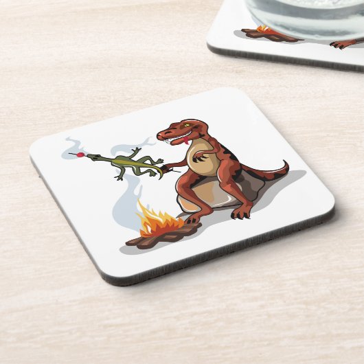 Tyrannosaurus rex koken voedsel boven een kampvuur bier onderzetter (Linkerzijde)