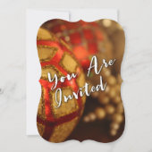 "U bent uitgenodigd" Typografie met rode en gouden Kaart (Voorkant)