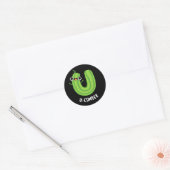 U-cumber Grappige Komkommer Pun Donker BG Ronde Sticker (Envelop)