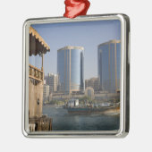UAE, Dubai, Dubai Creek. Dhow cruises channel Metalen Ornament (Links)
