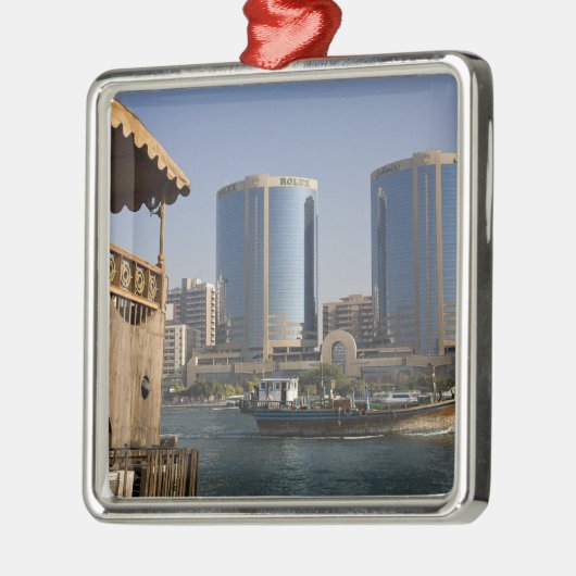 UAE, Dubai, Dubai Creek. Dhow cruises channel Metalen Ornament (Links)