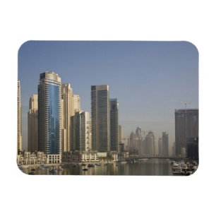 UAE, Dubai. Marina torens met boten voor anker. Magneet