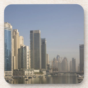UAE, Dubai. Marina torens met boten voor anker. Onderzetter