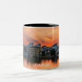 Udaipur sunset over Lake Pichola Tweekleurige Koffiemok (Center)