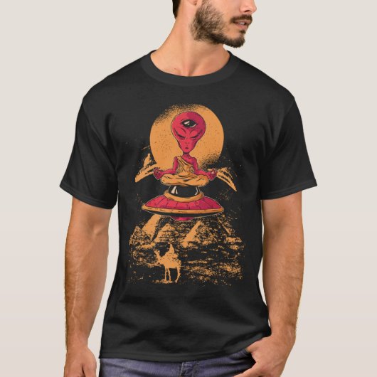 UFO Alien Abduction Pyramids Camels Martian T-shirt (Voorkant)