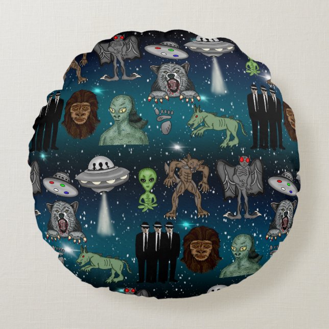 UFO Aliens Chupacabra Bigfoot Cryptids Rond Kussen (Voorkant)