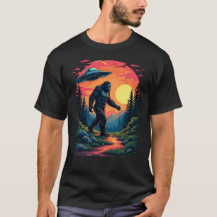 UFO & Bigfoot Forest Encounter T-shirt voor mannen