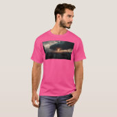 UFO boven een stad T-shirt (Voorkant volledig)