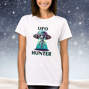 UFO Hunter   Ai Art met UFO en Alien T-shirt