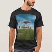 UFO In Yard Zwart Mannen T-Shirt (Voorkant)