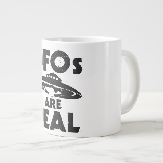 UFO IS ECHT GROTE KOFFIEKOP (Voorkant rechts)