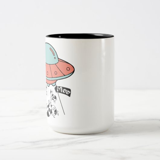 UFO-Mok voor ontvoering van Koe Tweekleurige Koffiemok (Center)