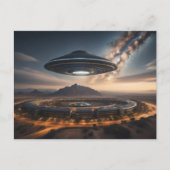 UFO over circulaire stad Briefkaart (Voorkant)