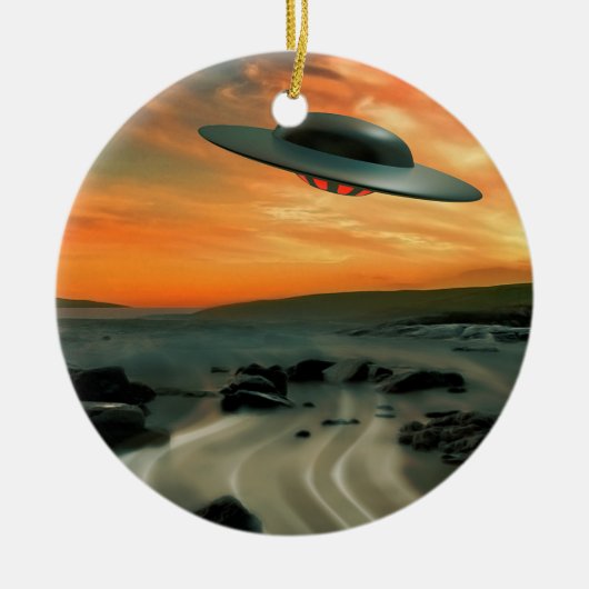 UFO over kust Keramisch Ornament (Voorkant)