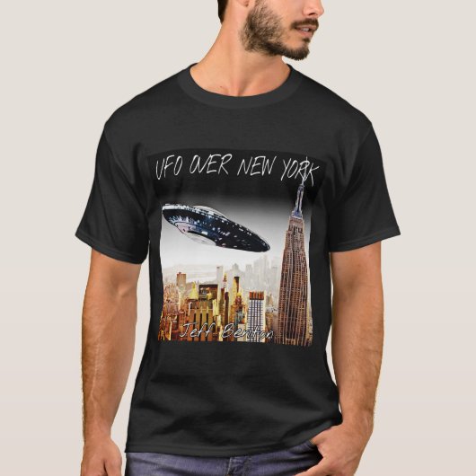 UFO OVER NEW YORK FAN T-SHIRT (Voorkant)