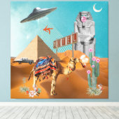 UFO Vacation Egypt Pyramid Hotel Surreal Collage Canvas Afdruk (Insitu (Houten vloer))