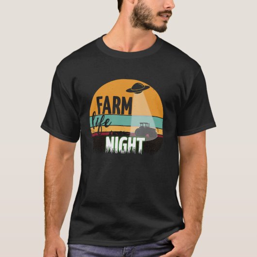 UFO Work Farm Life at Night Farming Tractor Farmer T-shirt (Voorkant)