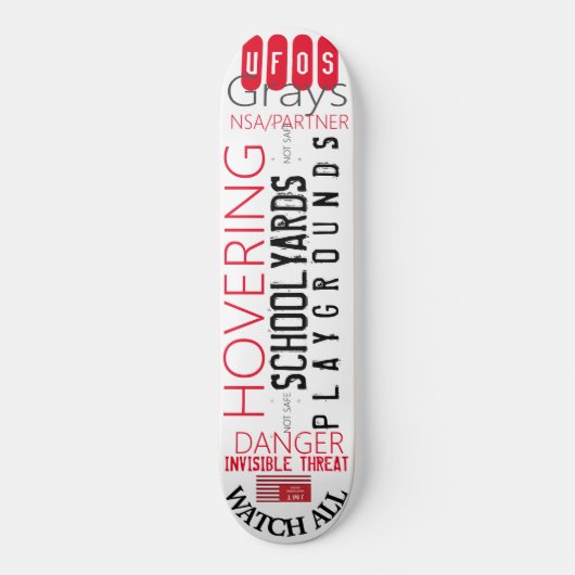 UFOS HOVERING 8 1/4" Skateboard Deck (Voorkant)