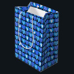 Ugly Hannukah Sweaters Winter Holiday Medium Cadeauzakje<br><div class="desc">Bekijk dit luie vakantiepatroon. Bezoek mijn winkel voor meer kleuren,  andere patronen en overeenkomende objecten zoals cadeaubonnen.</div>